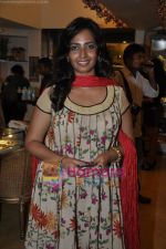 at Roopa Vohra collection launch in Juhu, Mumbai on 23rd Oct 2010 (2).JPG